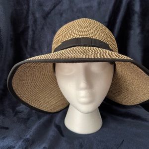 Wide brimmed hat